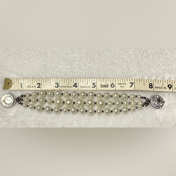 Faux Pearl 3 Strand Bracelet - Picture 9 of 10
